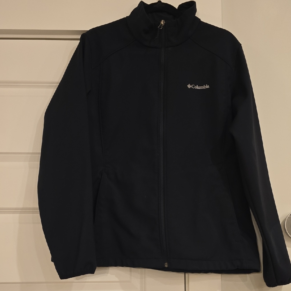 Columbia Women's Black Soft Shell Jacket